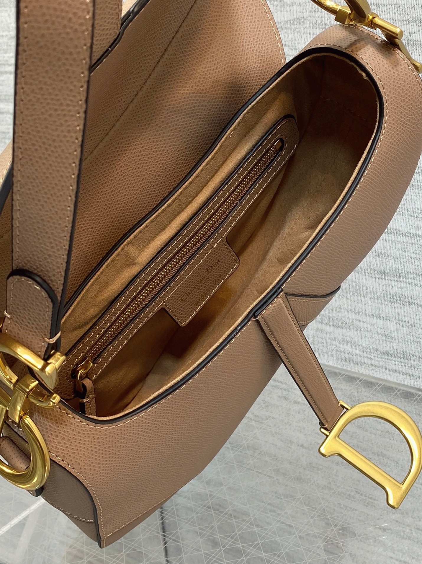 D10r Saddle Bag with Strap Knockoff in Blush Grained Calfskin