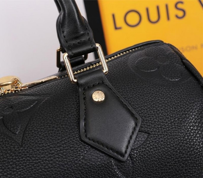 L0vis Vvtt0n Monogram Empreinte Leather Speedy Bandouliere 25 Handbag In Black