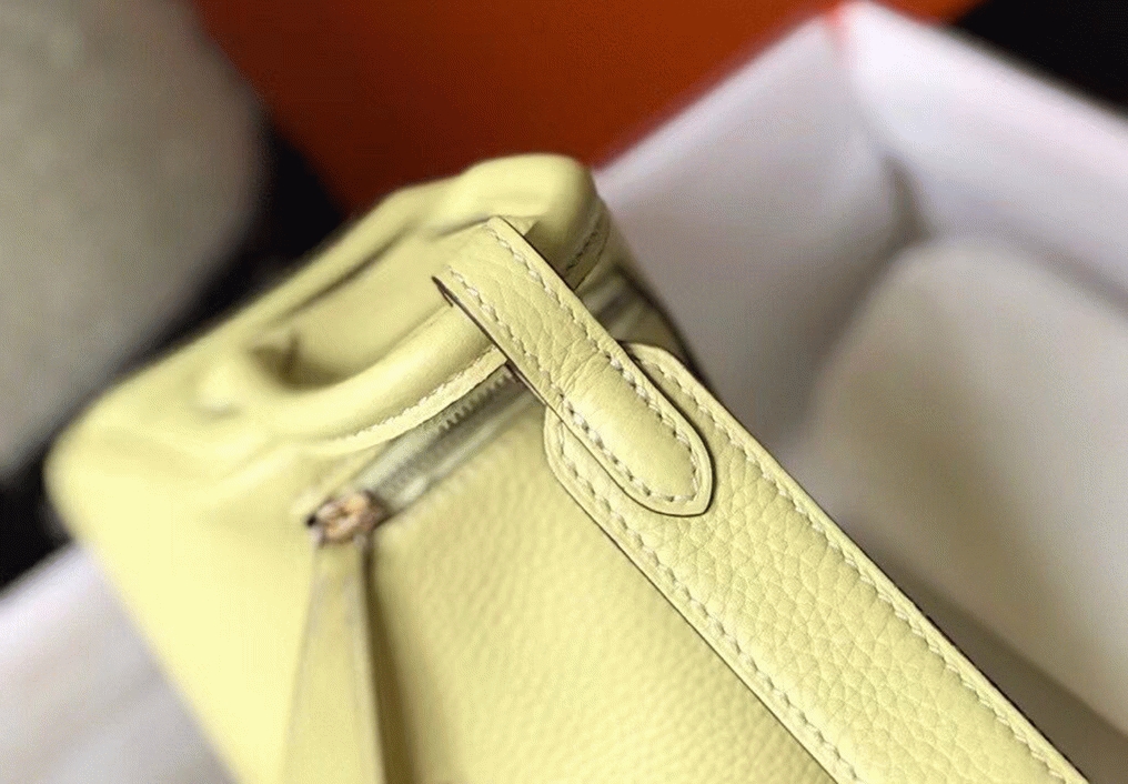Replica H**me5 Lindy Mini handbag in jaune poussin clemence leather