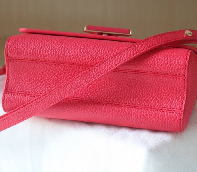 L0vis Vvtt0n Taurillon Leather Twist MM Scrunchie Handle In Pondichery Pink