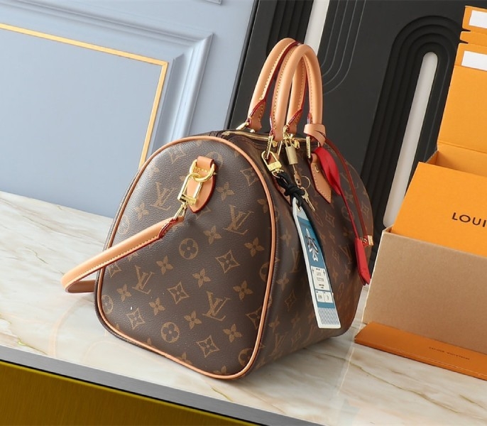 L0vis Vvtt0n Monogram Canvas Soft Speedy 30 Crafty Handbag In Red