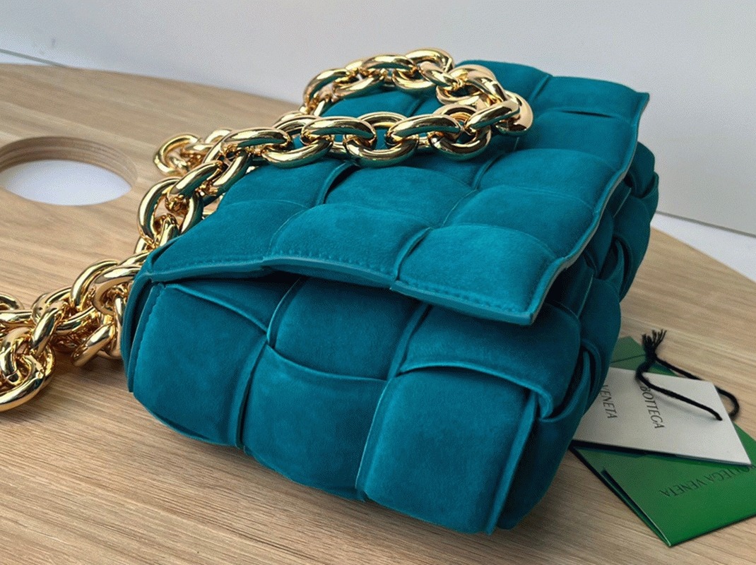 Top Quality Fake B0tt*ga Ven*ta Chain Cassette Bag In Blaster