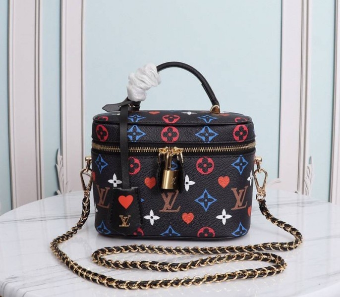 L0vis Vvtt0n Game On Vanity PM Bag In Black