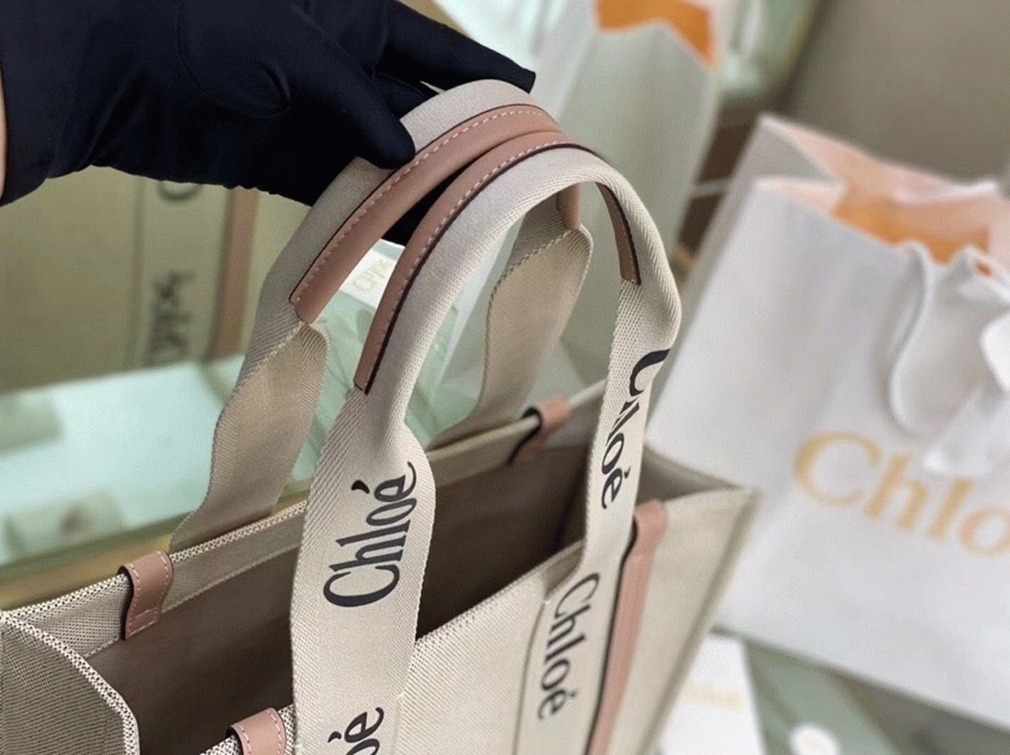 Top Quality Replica Chloe Medium Woody Tote Bag in Canvas with Beige Leather Strips