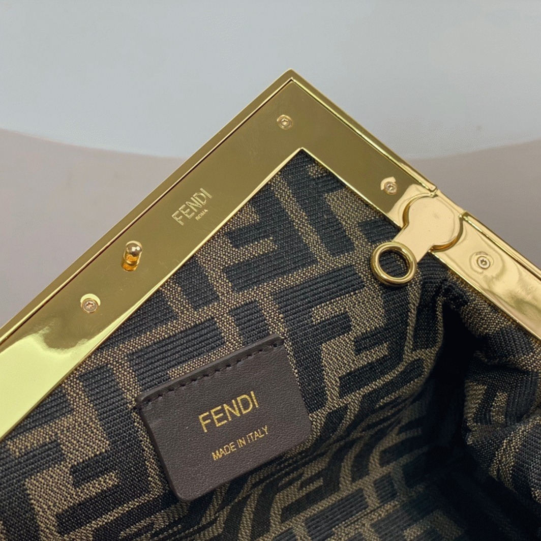Top Quality Replica Previous Previous F**di First Small Bag In White