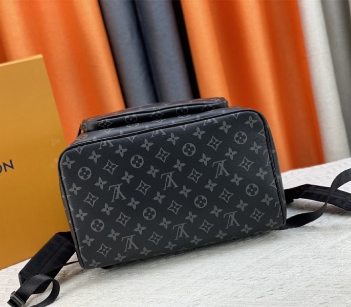 L0vis Vvtt0n Monogram Eclipse Montsouris Backpack