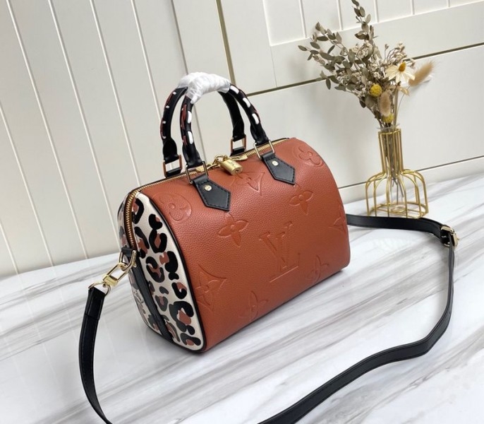 L0vis Vvtt0n Monogram Empreinte Wild At Heart Speedy 25 Bandouliere Handbag In Caramel Brown