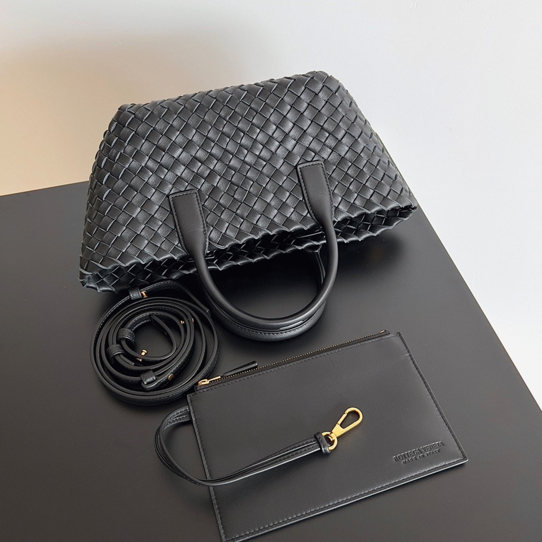 Top Quality Fake B0tt*ga Ven*ta Cabat Mini Bag In Black Intrecciato Lambskin
