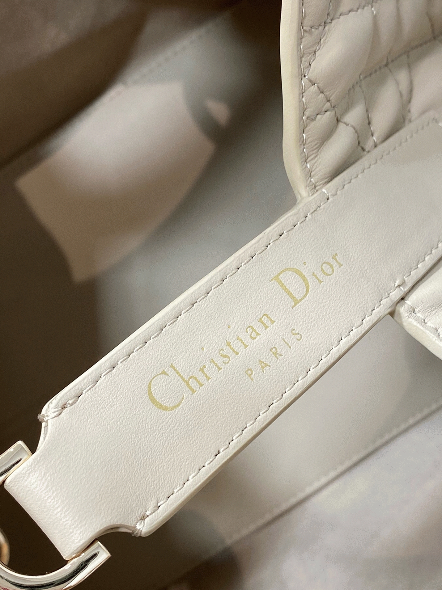 D10r Toujours Medium Bag Knockoff in Beige Macrocannage Calfskin