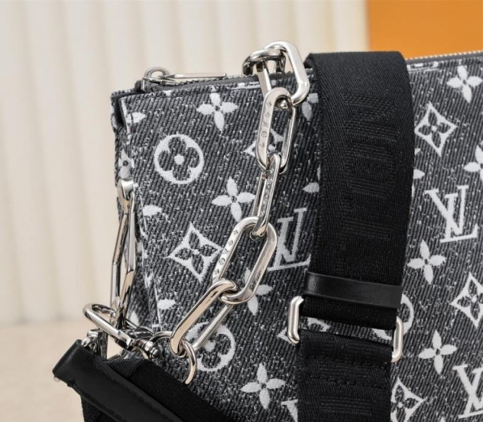 L0vis Vvtt0n Jacquard Denim Coussin PM Bag In Black