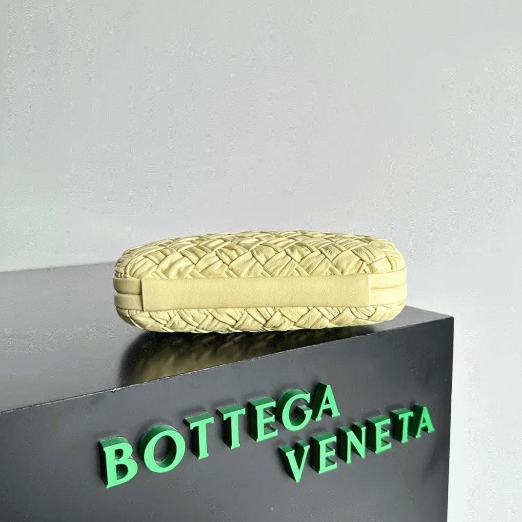 Fake B0tt*ga Ven*ta Knot Minaudiere Clutch Ice Cream Foulard