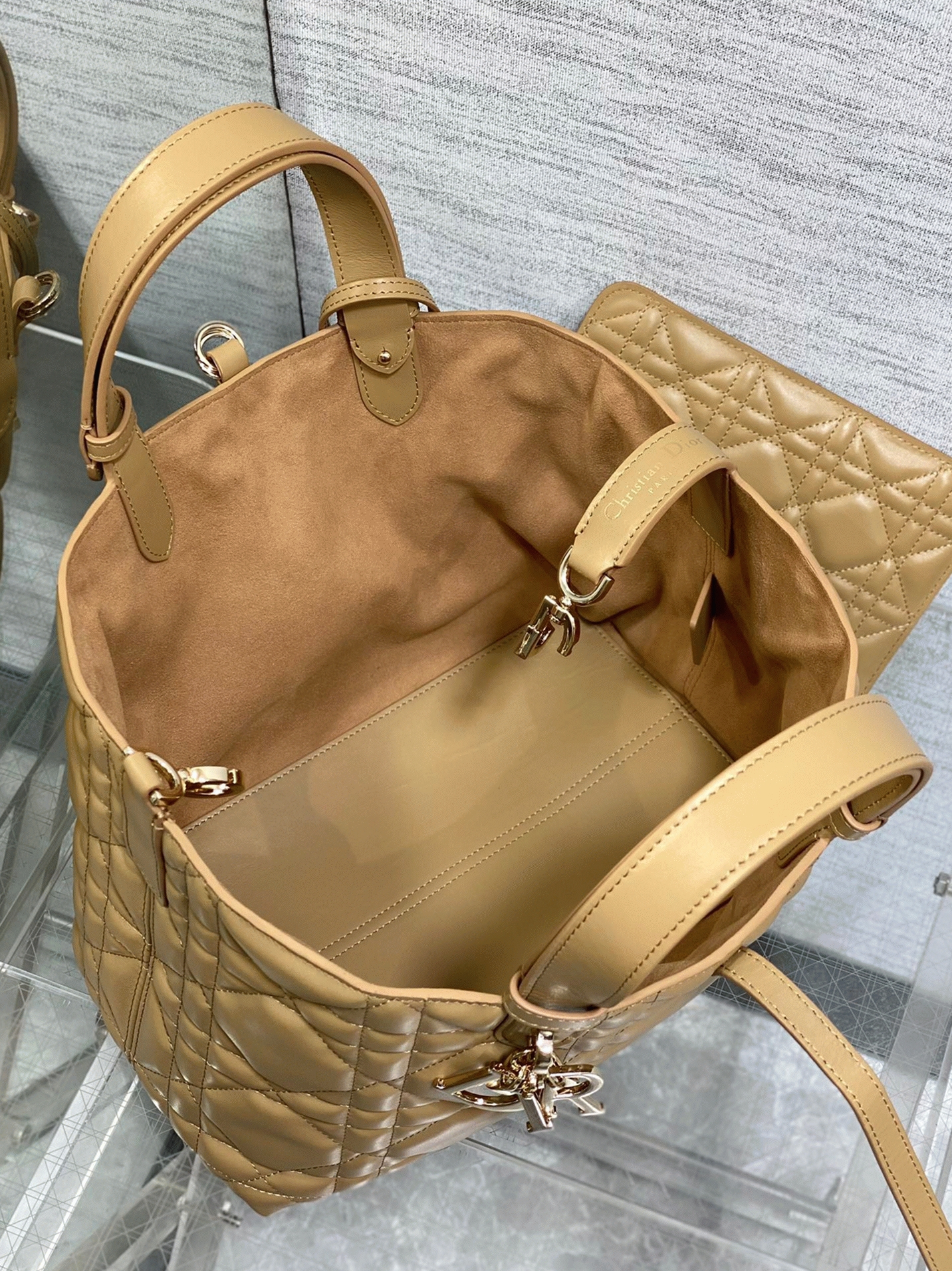 D10r Toujours Medium Bag Fake in Tan Macrocannage Calfskin
