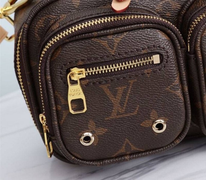 L0vis Vvtt0n Monogram Canvas Utility Bag