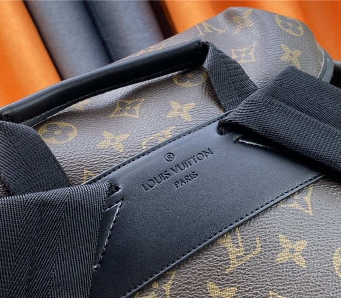 L0vis Vvtt0n Monogram Canvas Montsouris Backpack In Black