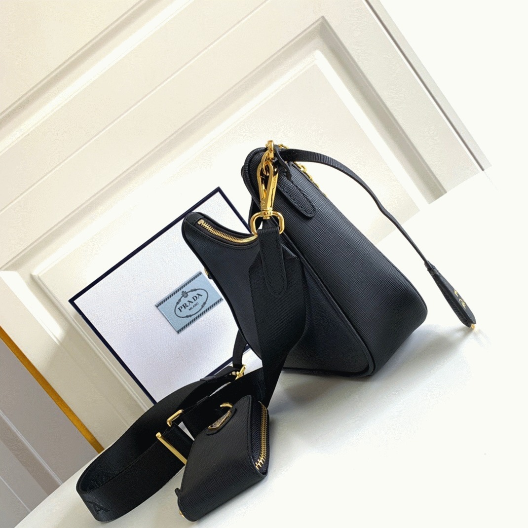 Pra*a Re-Edition 2005 Shoulder Bag Fake in Black