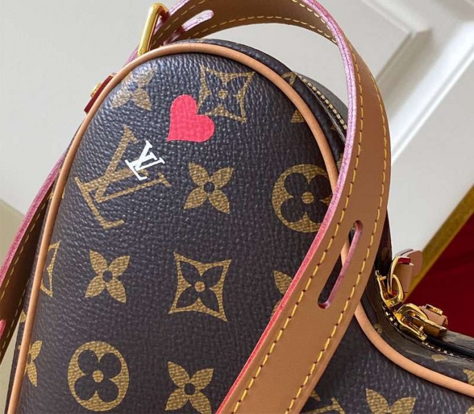 L0vis Vvtt0n Monogram Canvas Game On Coeur Bag