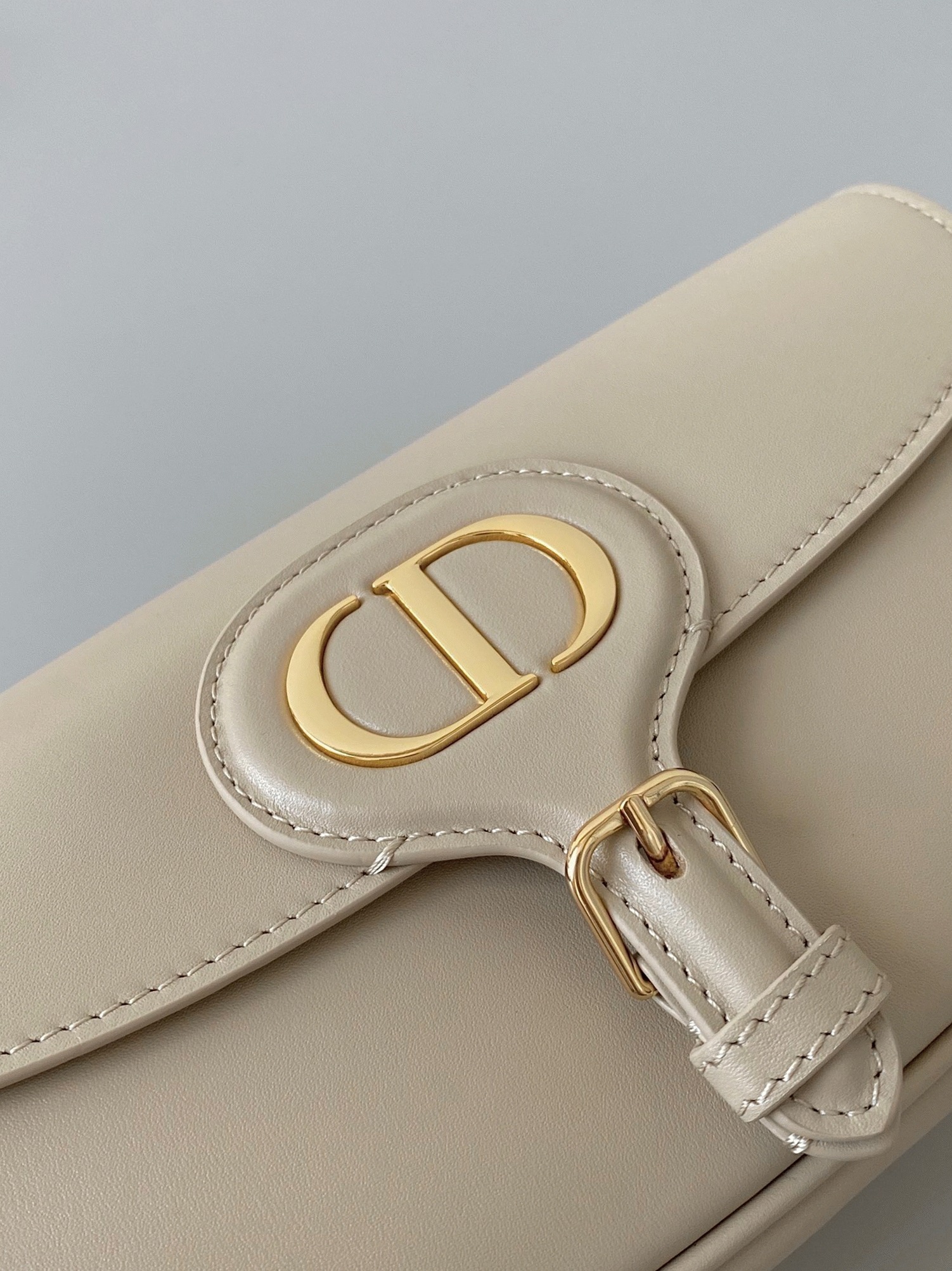D10r Bobby East-West Bag Replica in Beige