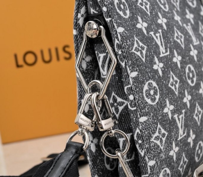 L0vis Vvtt0n Jacquard Denim Coussin PM Bag In Black