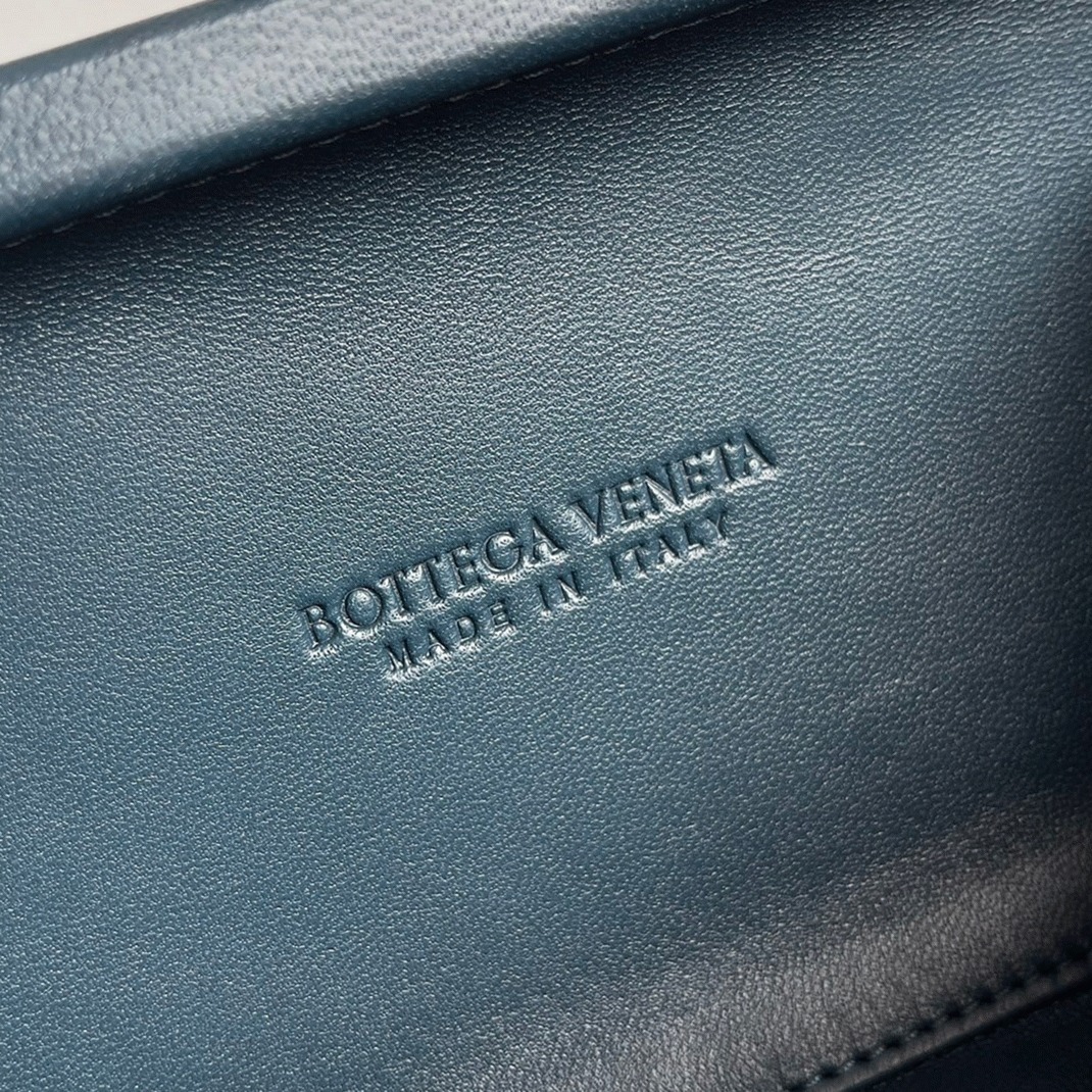 Replica B0tt*ga Ven*ta Knot Minaudiere Clutch Space