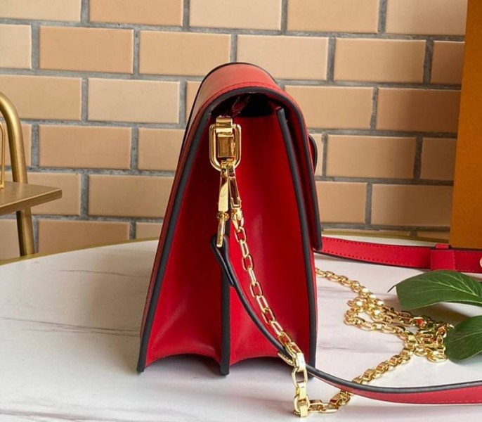 L0vis Vvtt0n Dauphine Lugano MM Bag In Bloody Mary Red