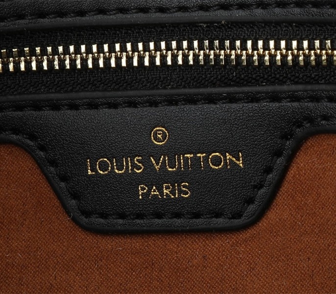 L0vis Vvtt0n Monogram Empreinte Speedy Soft 30 Handbag In Black