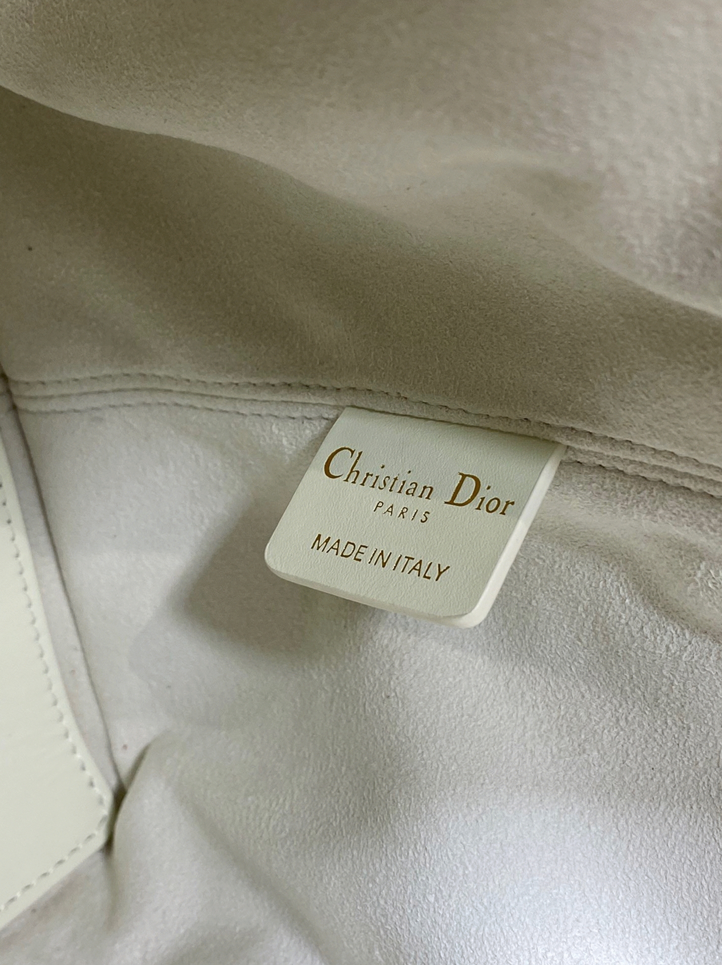 D10r Toujours Medium Bag Knockoff in White Macrocannage Calfskin