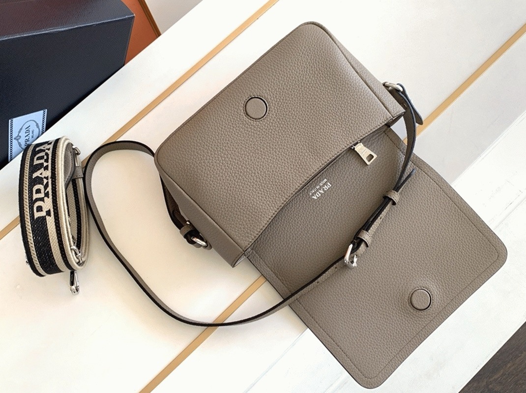 Pra*a Flap Shoulder Bag Imitation in Grey