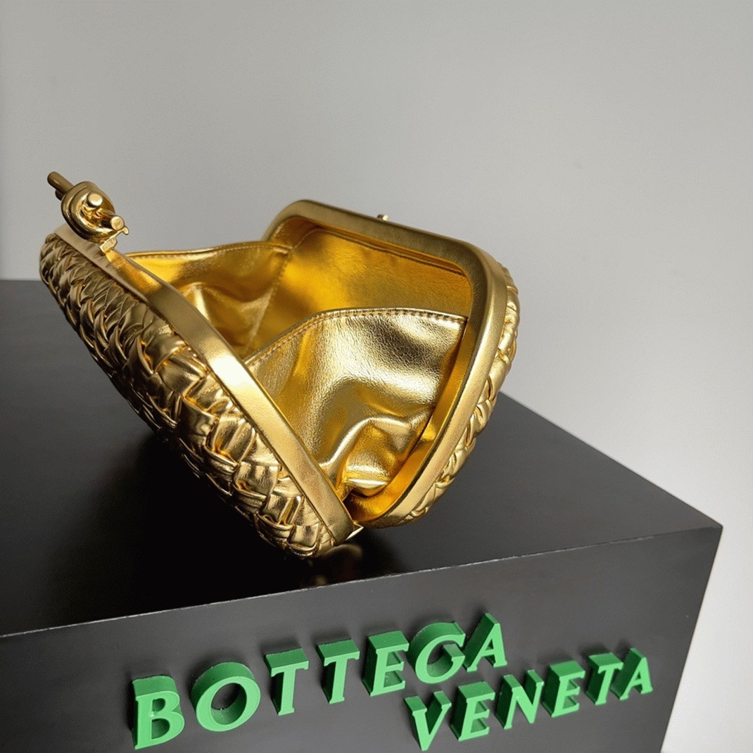 Fake B0tt*ga Ven*ta Knot Minaudiere Clutch Gold Intreccio