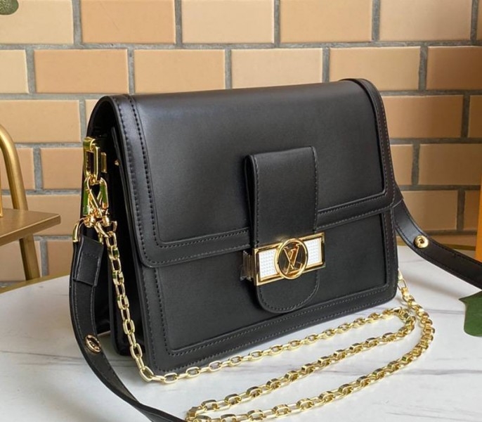 L0vis Vvtt0n Dauphine Lugano MM Bag In Black