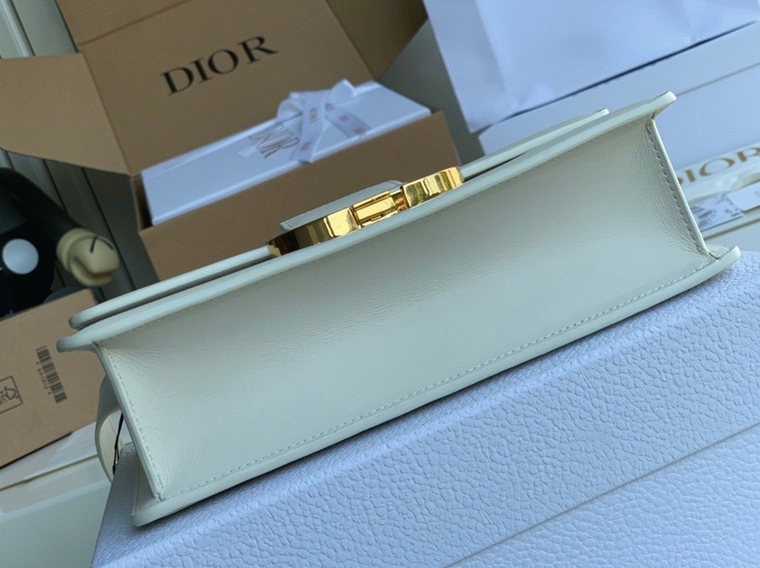 D10r 30 Montaigne Medium Bag Fake in White Box Calfskin