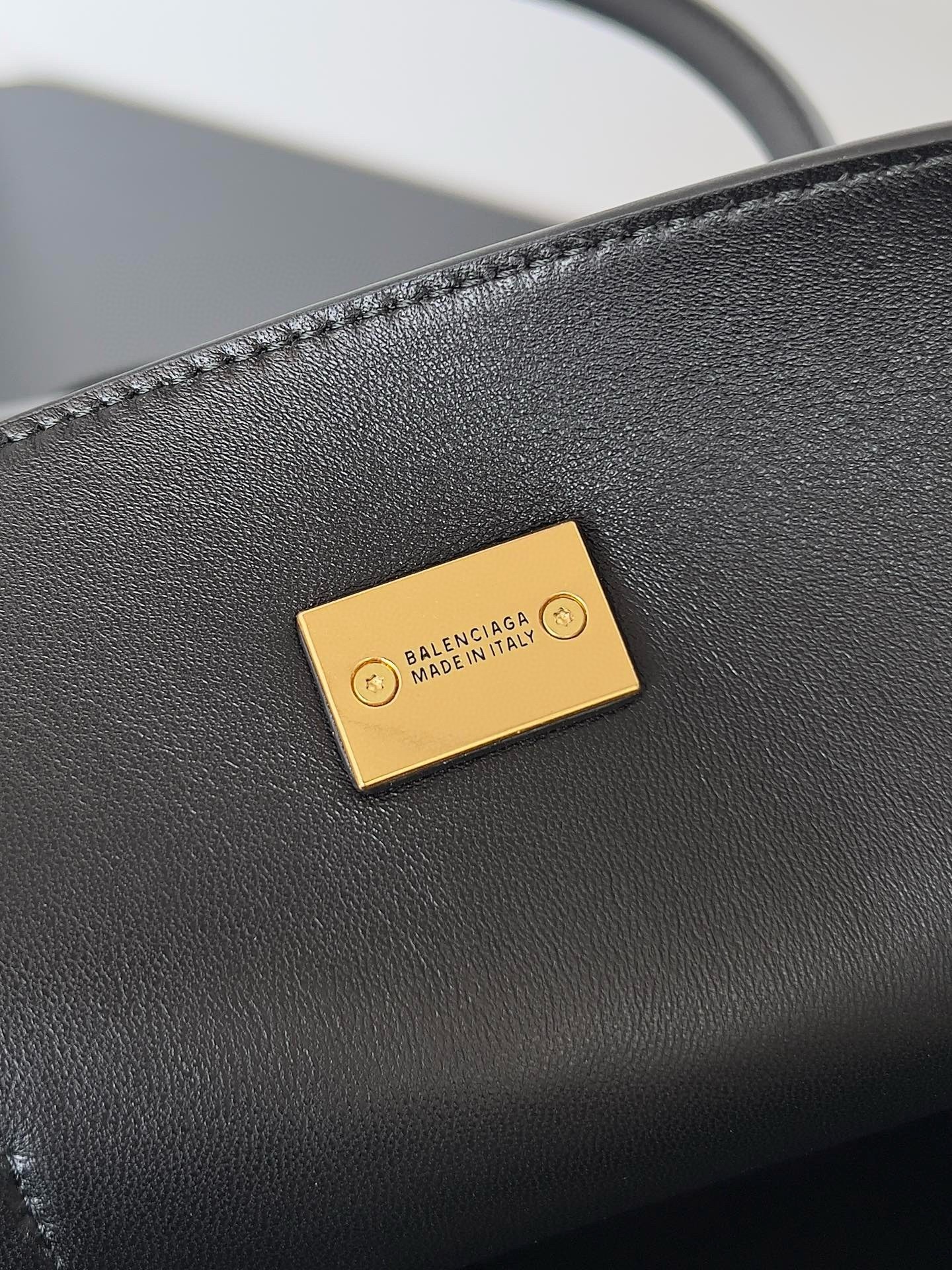 Knockoff Ba1en*iaga Bel Air Carry All Medium Bag Black Calfskin