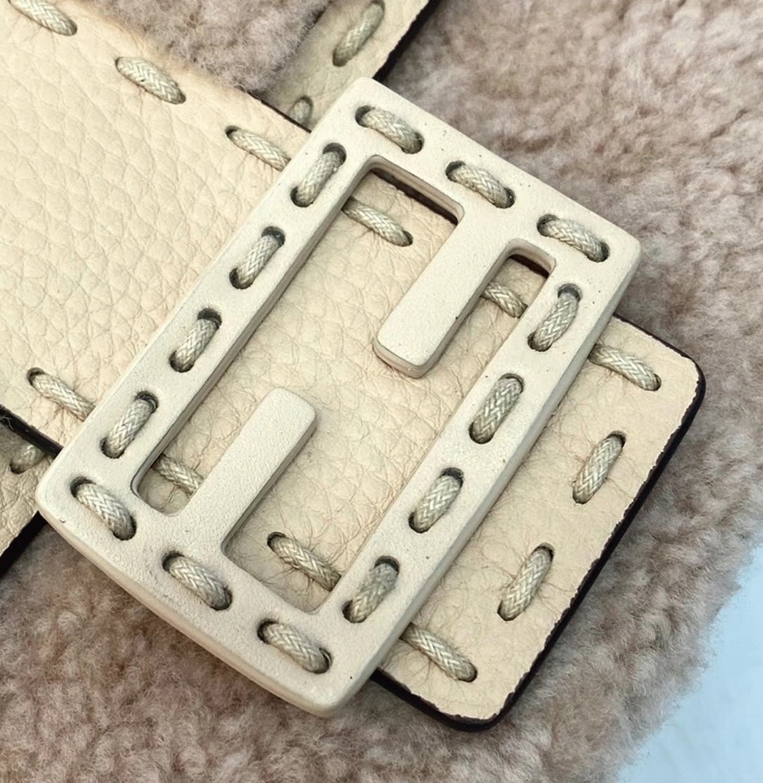 Top Quality Fake F**di Medium Baguette Bag In Beige