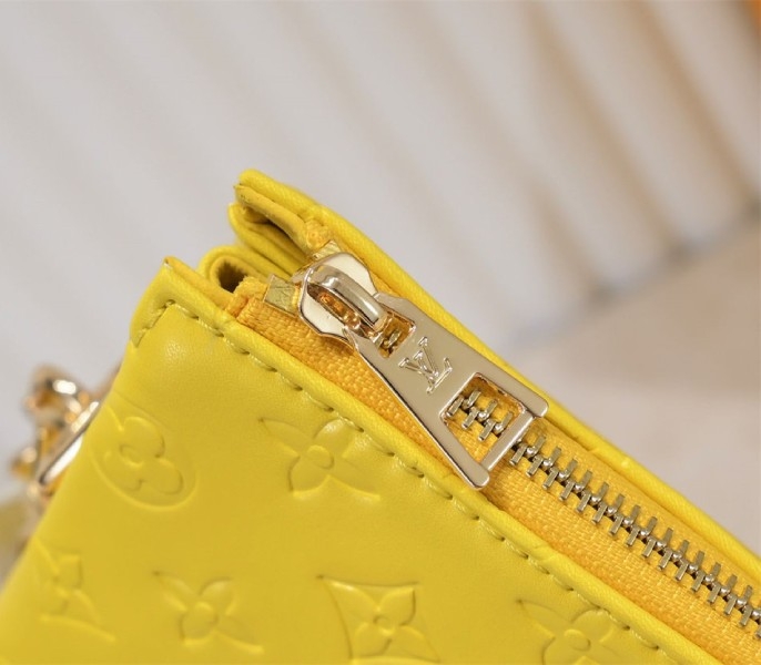 L0vis Vvtt0n Coussin PM Bag In Yellow With Jacquard Strap