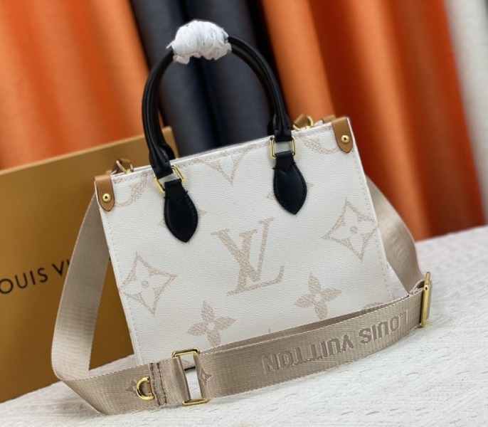 L0vis Vvtt0n Monogram Dune Canvas Onthego PM Tote