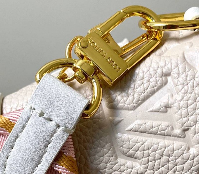 L0vis Vvtt0n Monogram Empreinte Petite Malle Souple Handbag In Cream