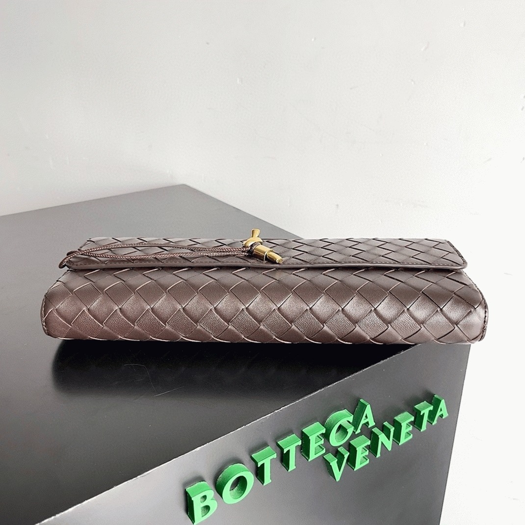 Replica B0tt*ga Ven*ta Andiamo Clutch with Handle Fondant