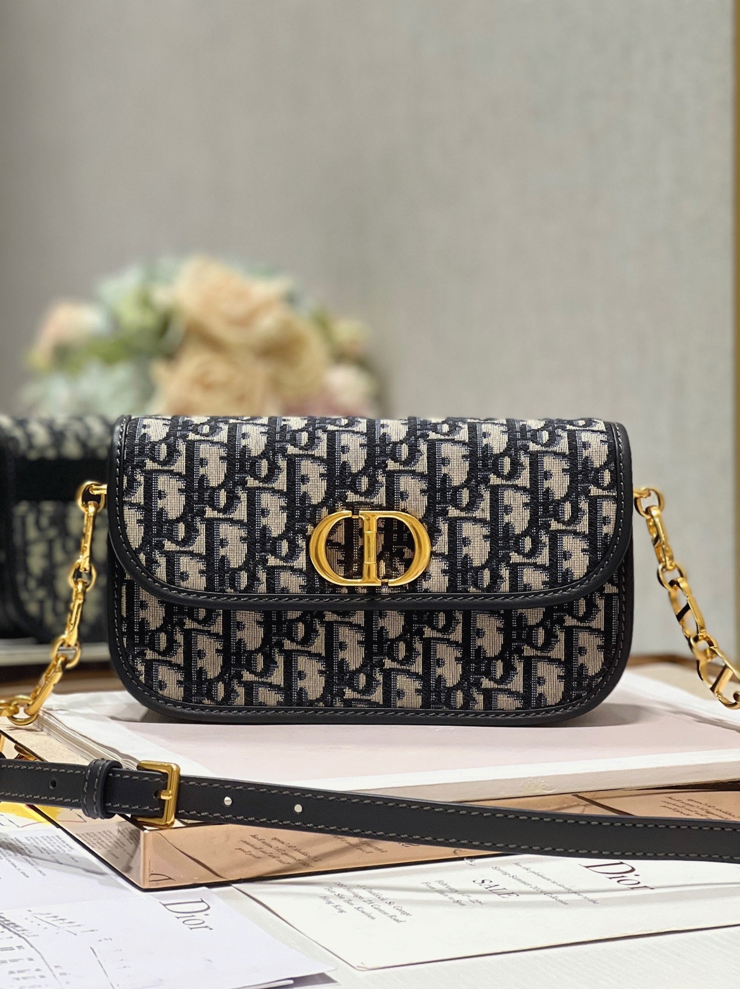 D10r 30 Montaigne Avenue Bag Fake in Blue D10r Oblique Jacquard
