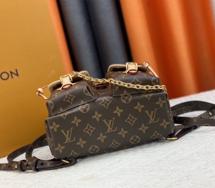 L0vis Vvtt0n Monogram Canvas Excursion PM Backpack