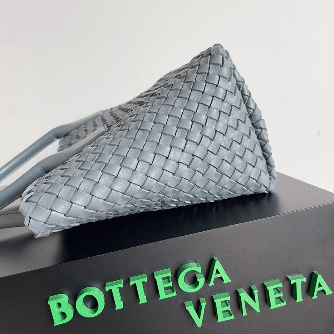 Top Quality Replica B0tt*ga Ven*ta Cabat Medium Bag In Thunder Intrecciato Lambskin
