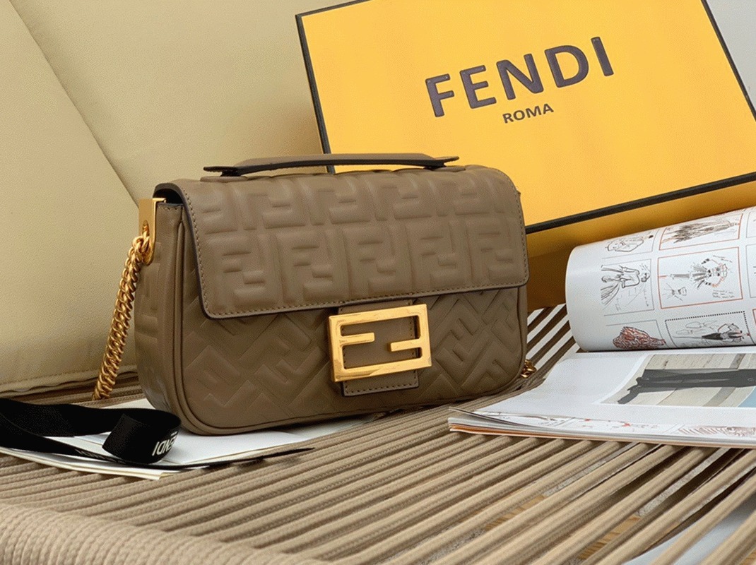 Top Quality F**di Baguette Chain Midi Bag In Taupe