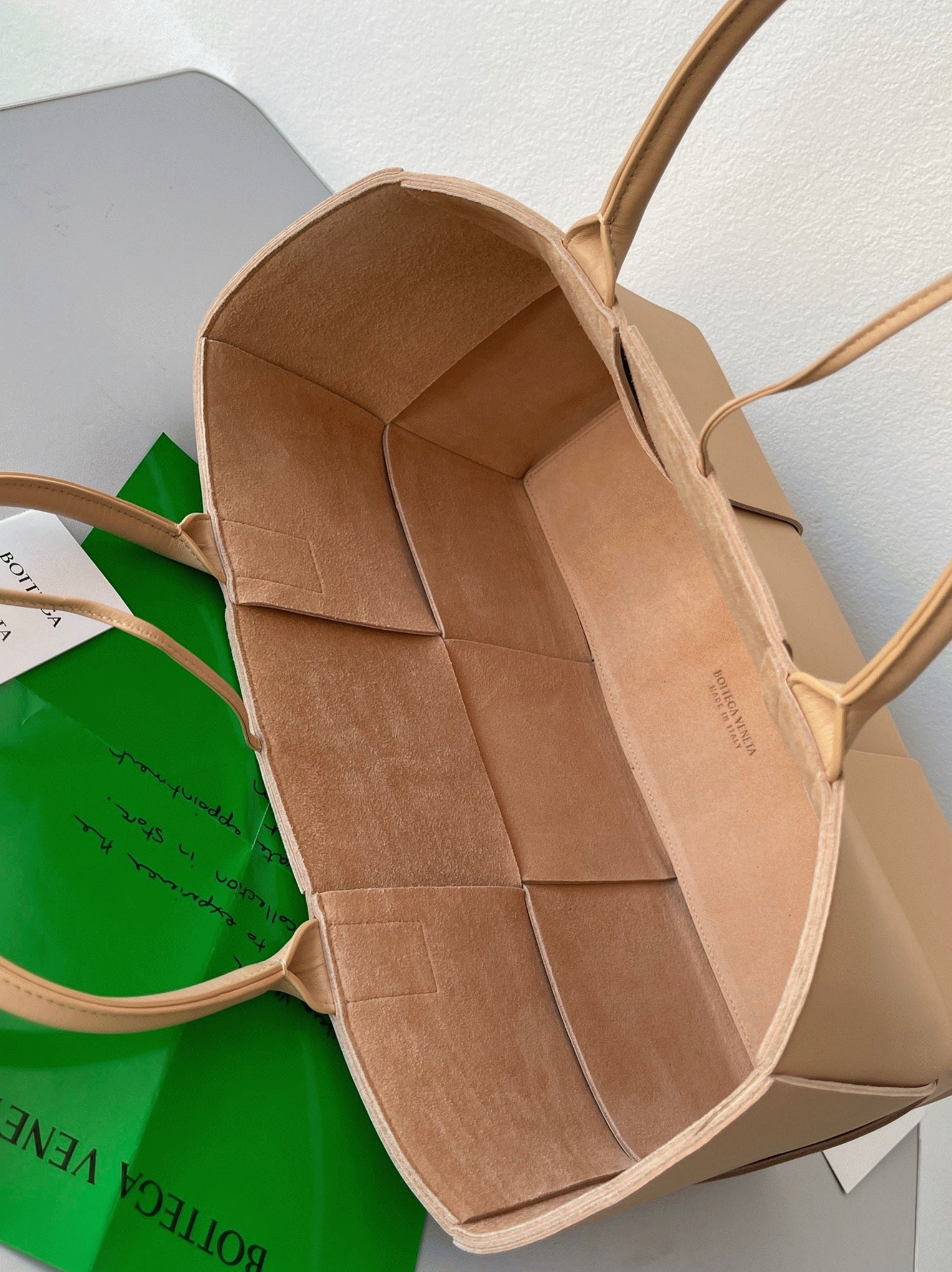 Replica B0tt*ga Ven*ta Arco Medium Tote Beige