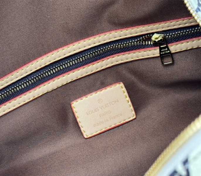 L0vis Vvtt0n Monogram Craggy Keepall Travel 50 Bag In Vanilla