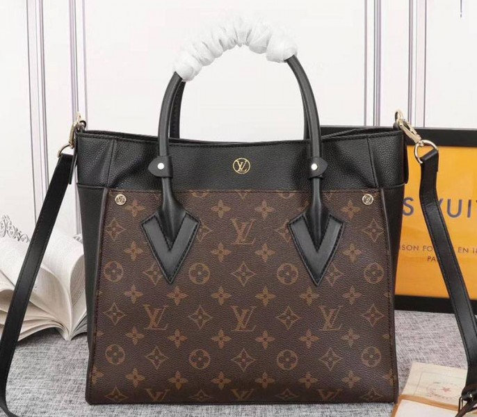 L0vis Vvtt0n Monogram Canvas On My Side Bag