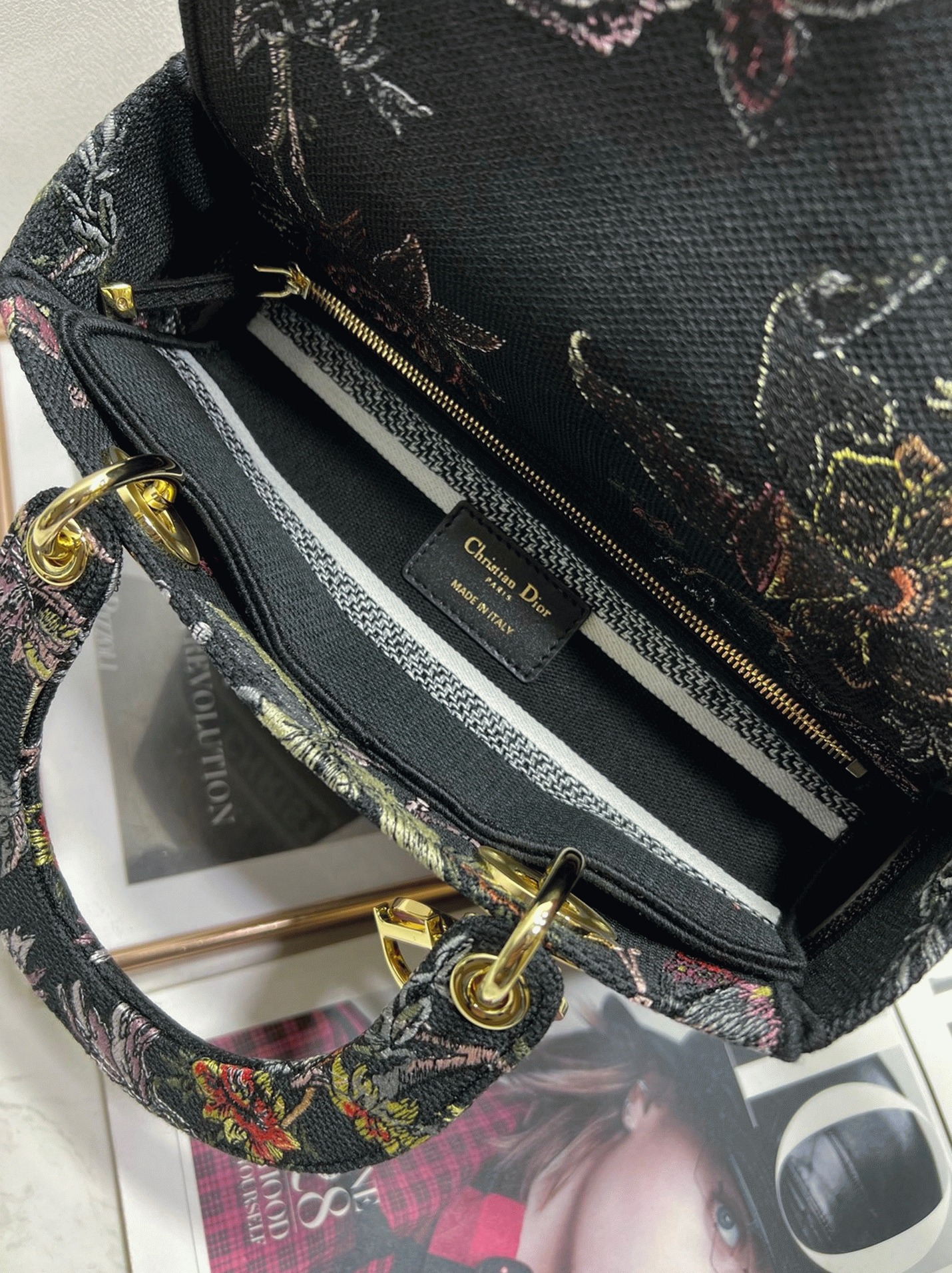 D10r Lady D-Lite Medium Bag Replica in Black Jardin Botanique Embroidery