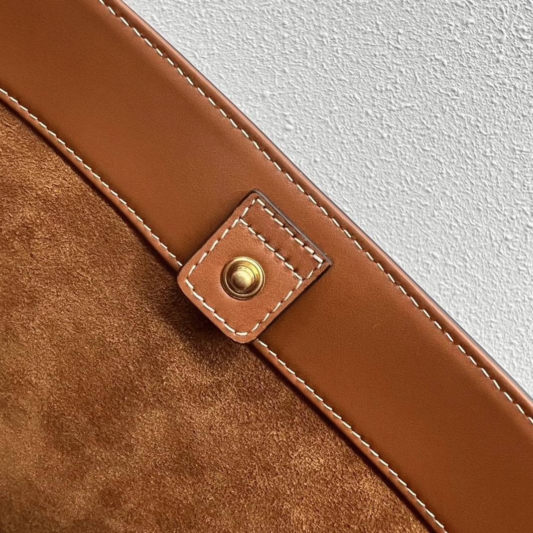 Top Quality Replica Ce1i*e Small Bucket Cuir Triomphe In Brown Calfskin