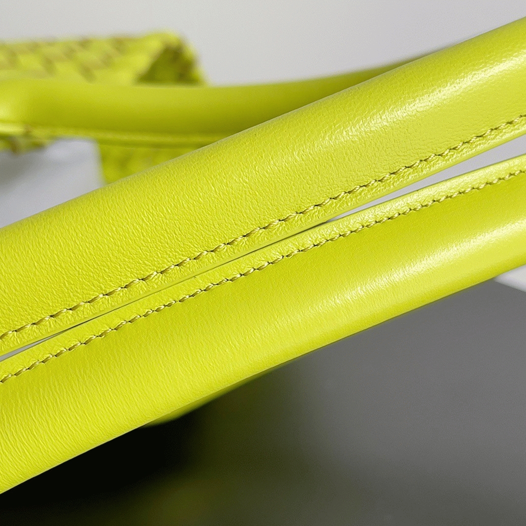 Top Quality Knockoff B0tt*ga Ven*ta Cabat Large Bag In Acid Kiwi Intrecciato Lambskin