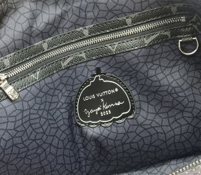 L0vis Vvtt0n X YK Monogram Eclipse Reverse Keepall 45 Luggage In Pumpkin
