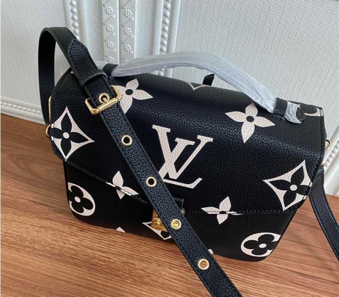 L0vis Vvtt0n Bicolor Monogram Empreinte Metis Bag In Black And Beige