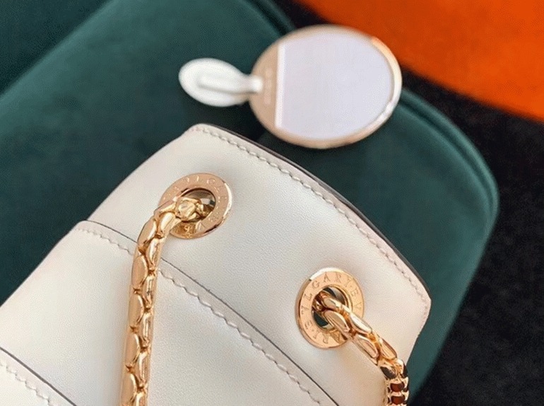 Replica Bv1g*ai Serpenti Forever Large Shoulder Bag White Calfskin