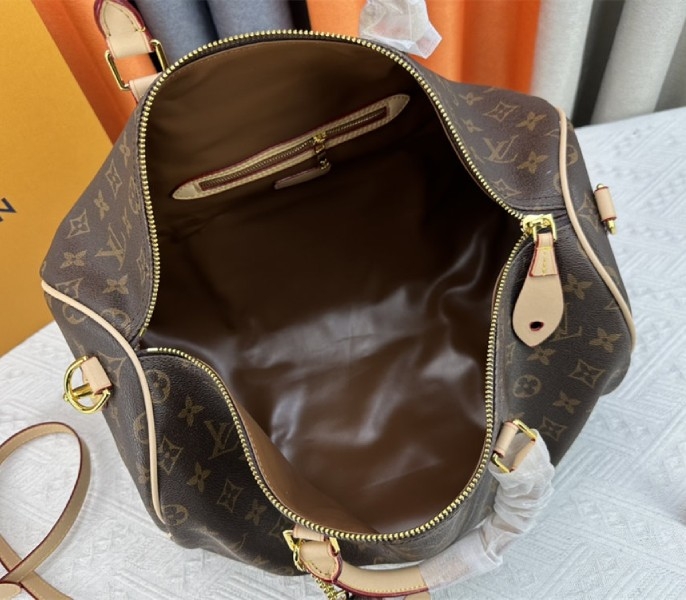 L0vis Vvtt0n Monogram Canvas Speedy P9 Bandouliere 40 Bag